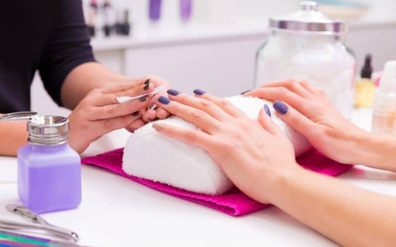 Xuất khẩu lao động nghề nail đến Úc thường có chi phí thấp hơn khi du học 